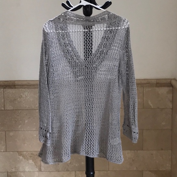 Tommy Bahama sweater - Picture 2 of 5